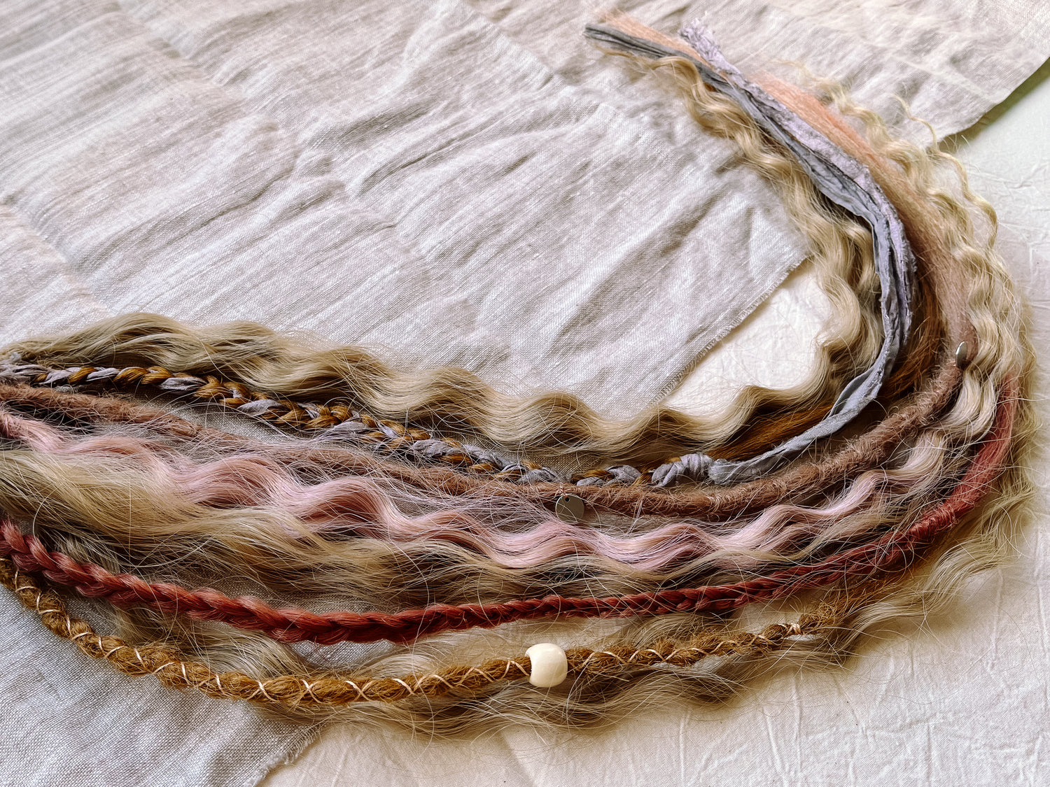 Dread Ponytail – Rose Aura