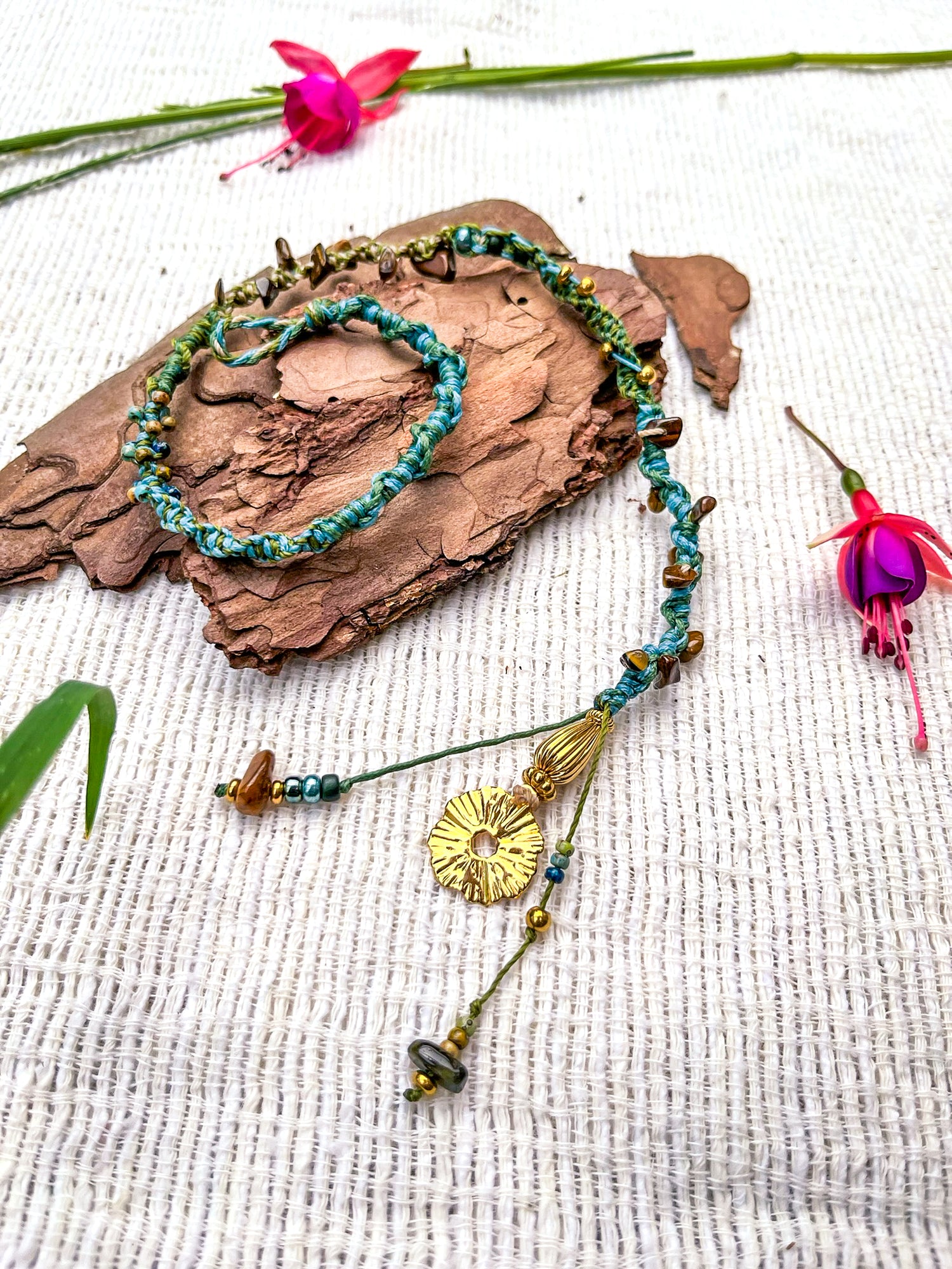 Macramé Hairwrap – Tijgeroog & Wilde Bloem