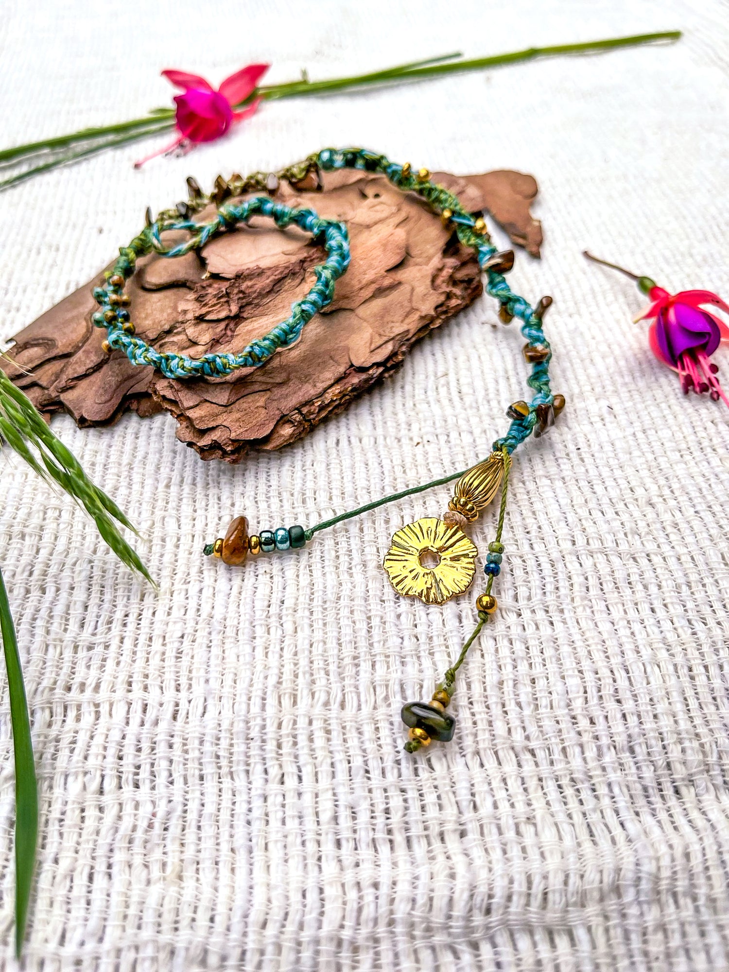 Macramé Hairwrap – Tijgeroog & Wilde Bloem