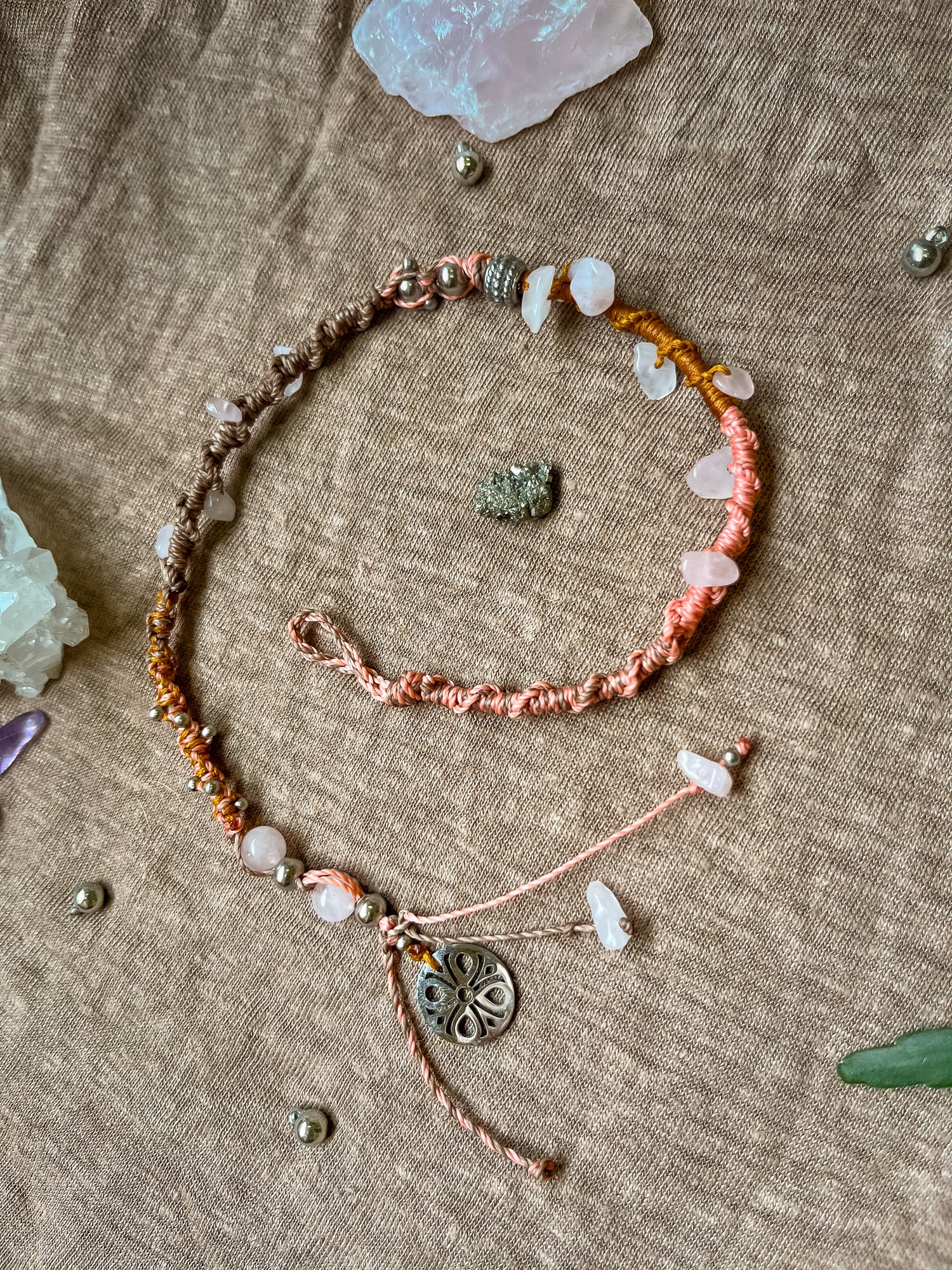 Macramé hairwrap – Blooming rose